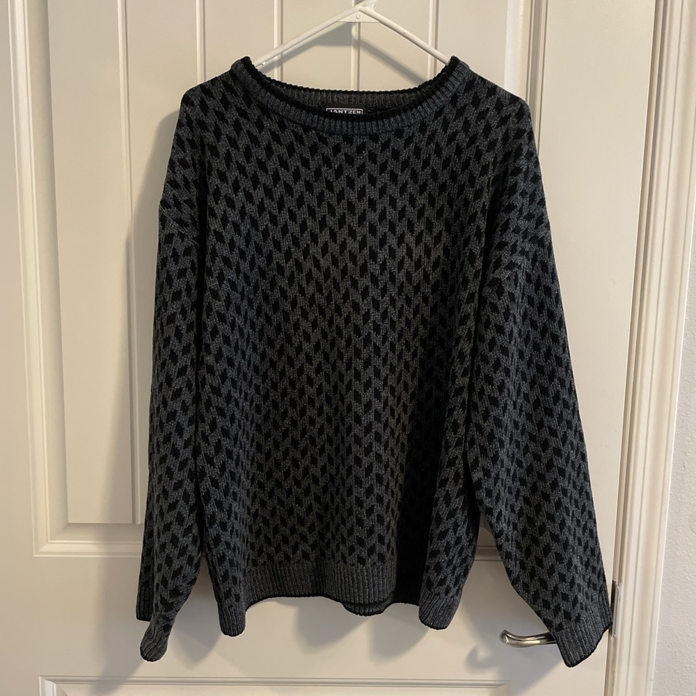 Jantzen Black and Gray Crewneck Sweater